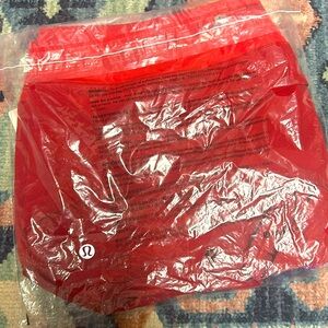 🍋LuLuLemon Speed Up Shorts 2.5”